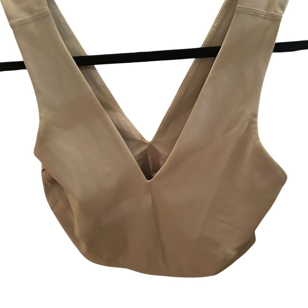 Beige/green Sleeveless Top